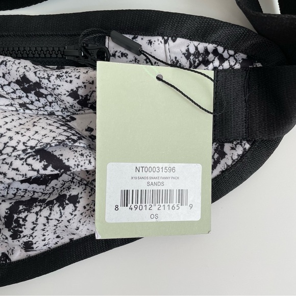 NEW PAM & GELA sands snake Fanny pack purse python reptile sling bag NWT black - Picture 7 of 8